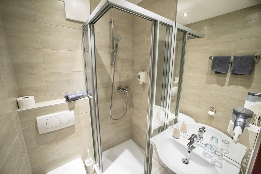 Stadthotel Kramer Villach Ngoại thất bức ảnh